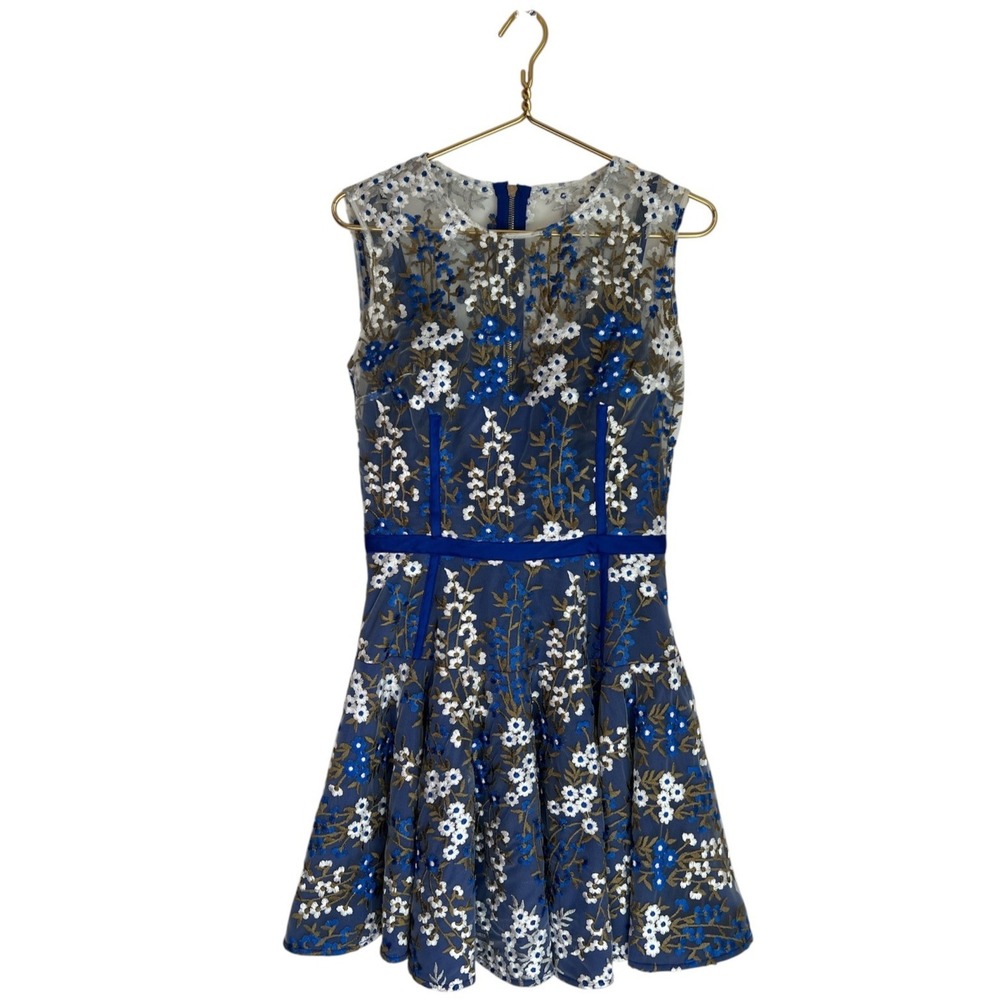Bronx & Banco Dress Floral Embroidered Mesh Womens M 6 Blue White Fit Flare RARE - Picture 2 of 11